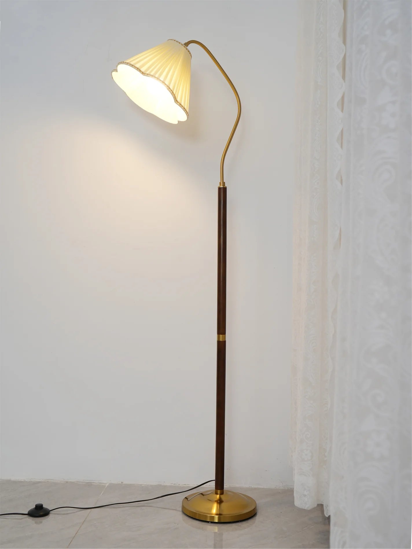 Florentine Fabric Floor Lamp - Yiarolight