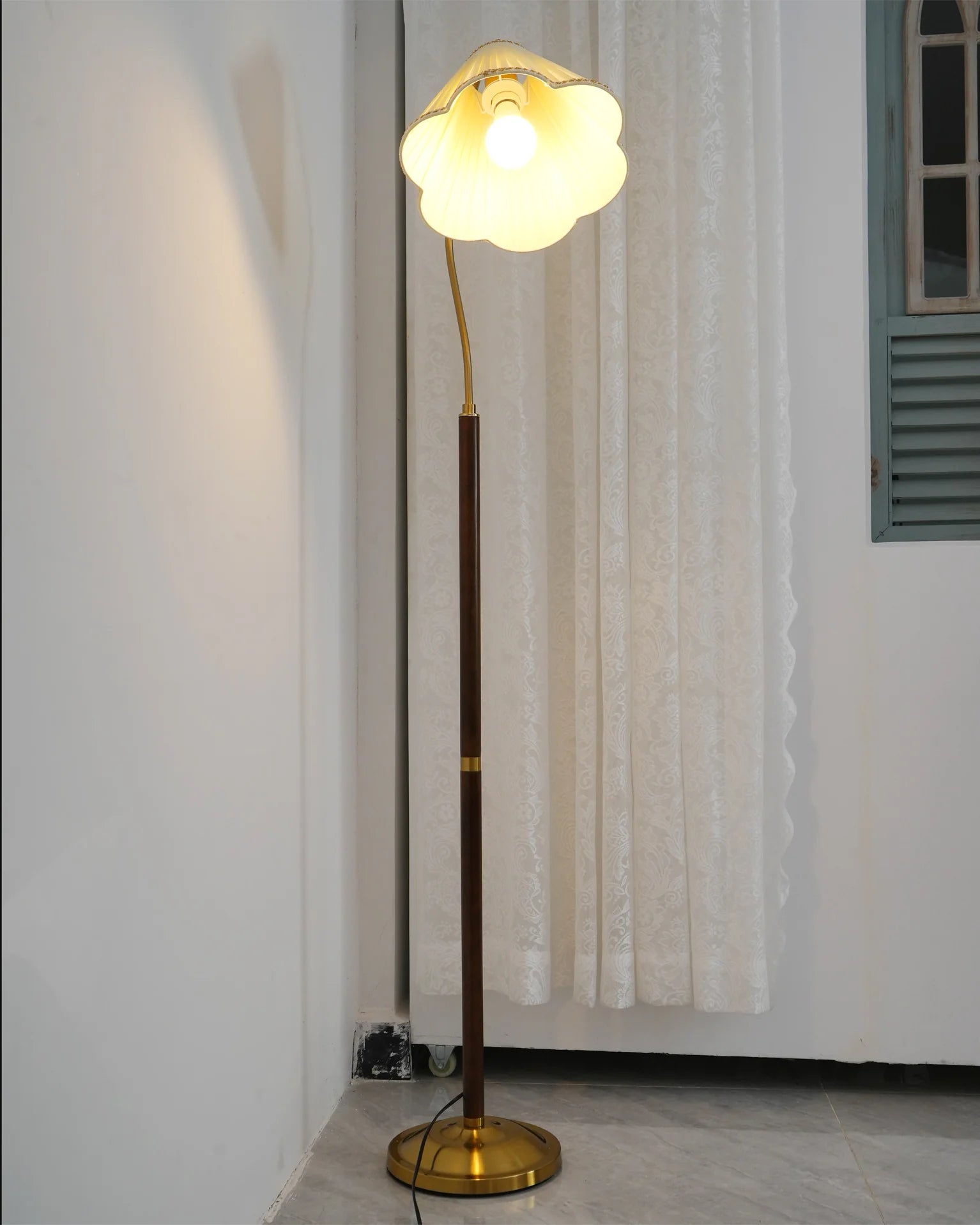 Florentine Fabric Floor Lamp - Yiarolight