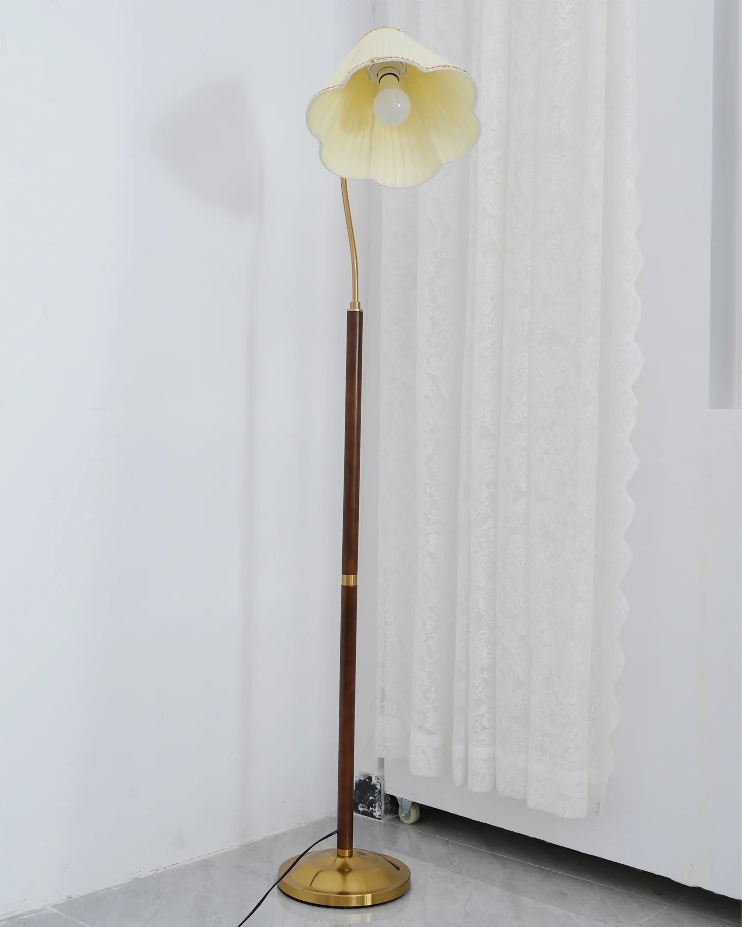 Florentine Fabric Floor Lamp - Yiarolight