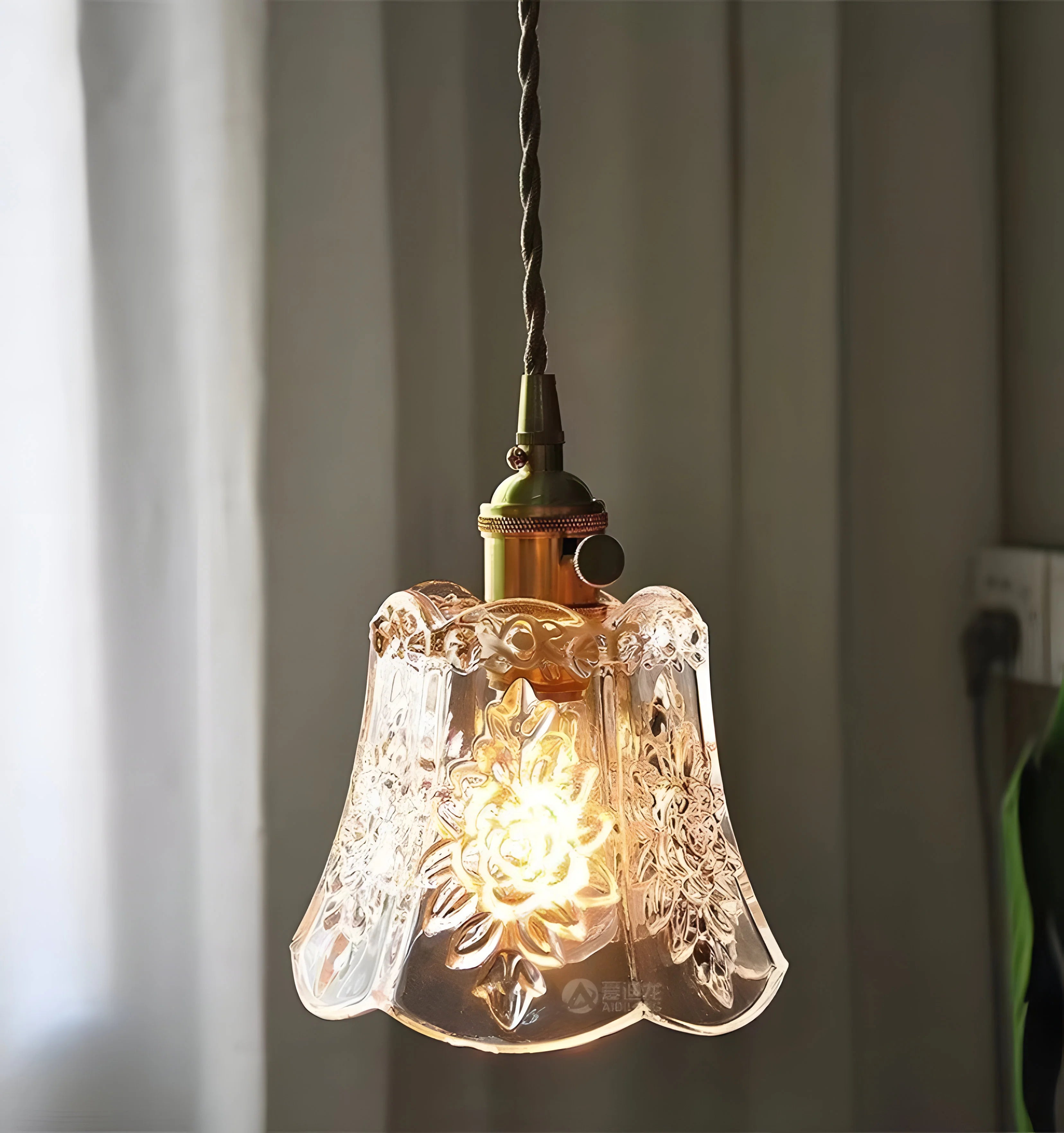 French Relief Glass Pendant Lamp - Auraolight