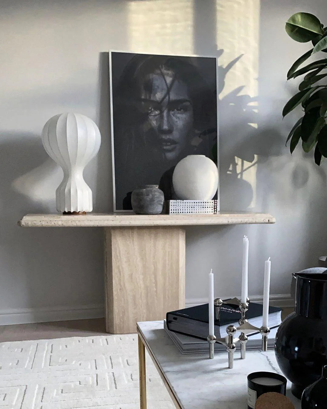 Gatto Table Lamp