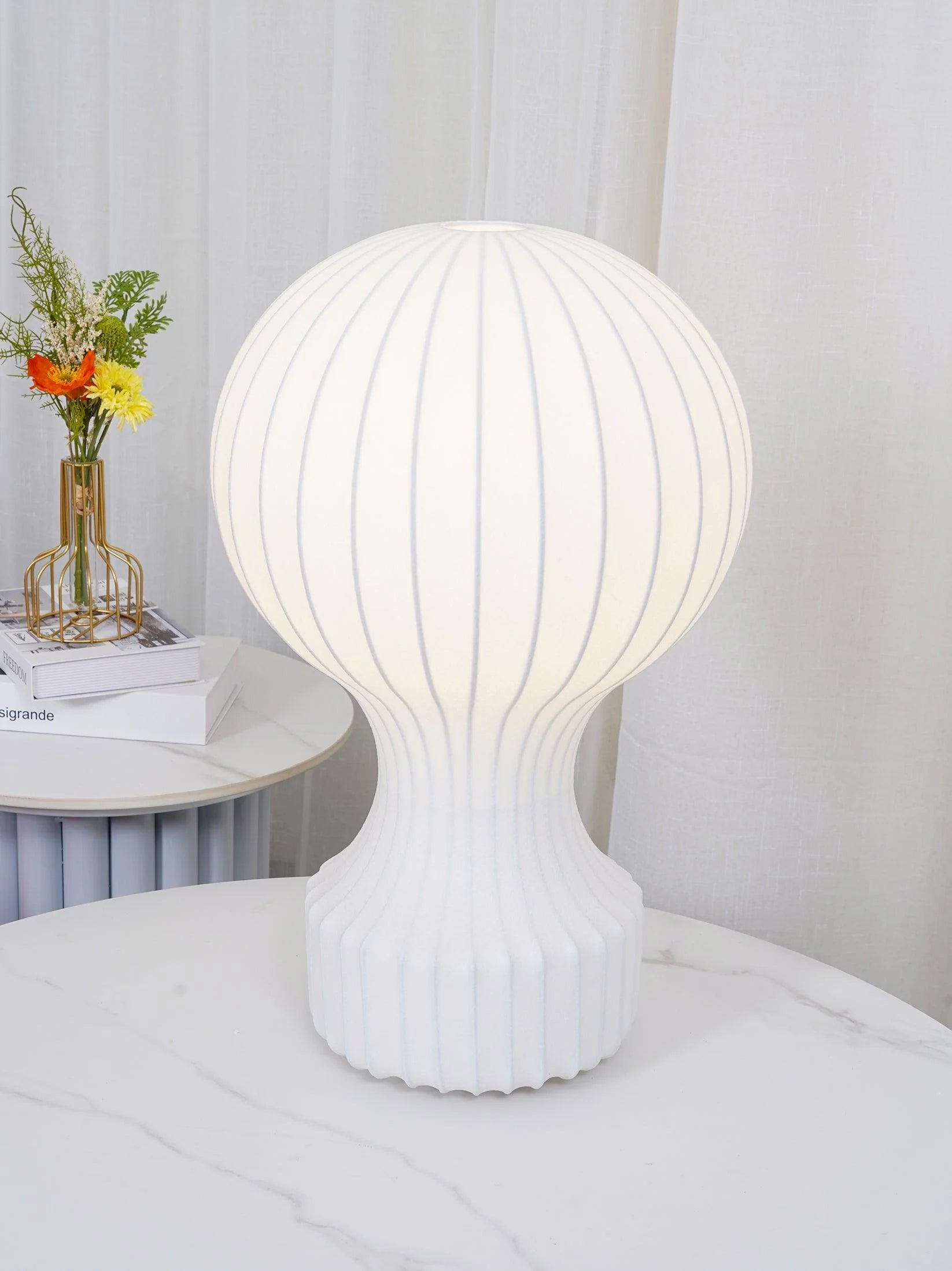 Gatto Table Lamp
