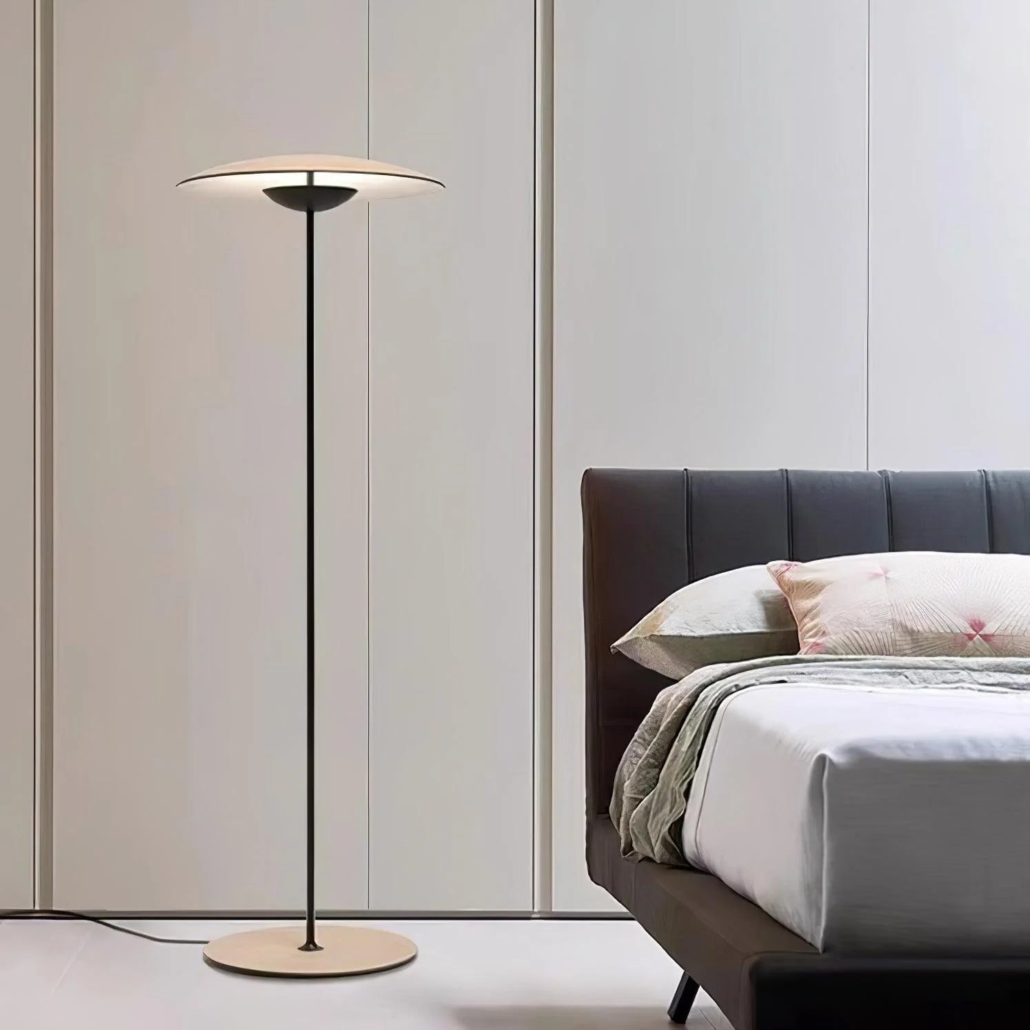 Innovative Directional Floor Lamp - Yiarolight
