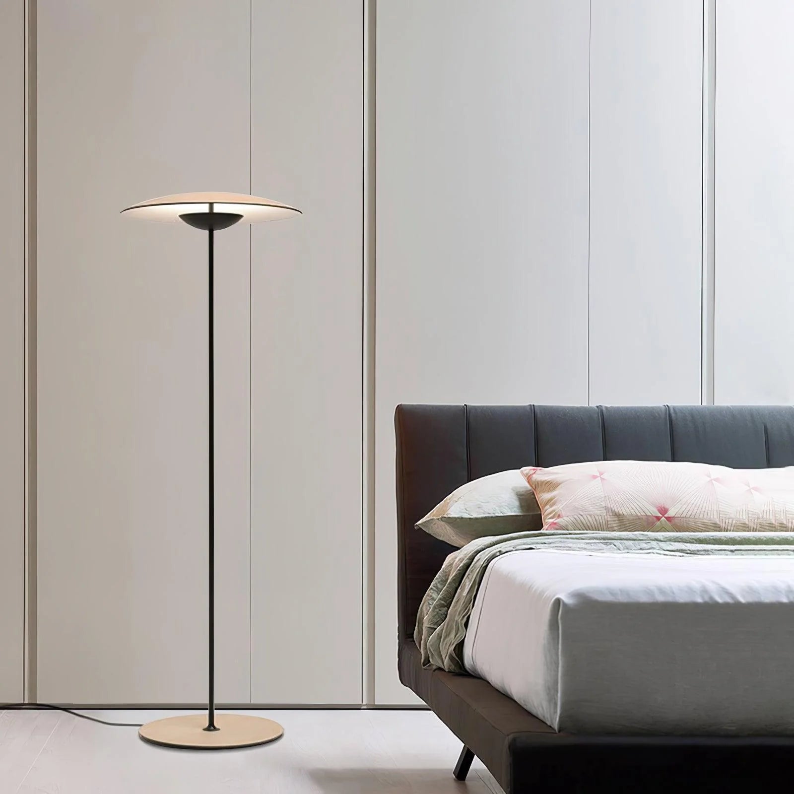 Innovative Directional Floor Lamp - Yiarolight