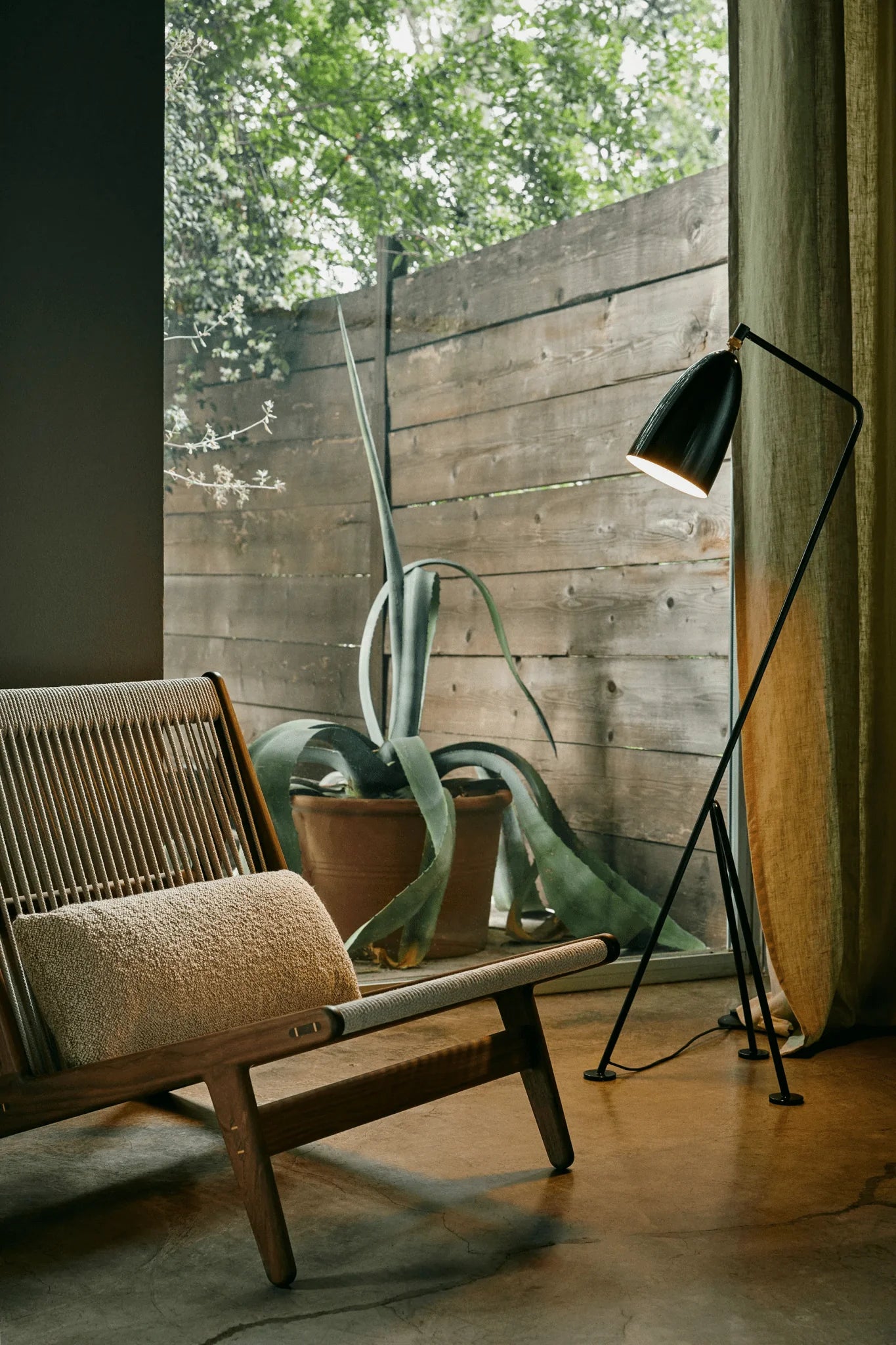 Lean Floor Lamp - Yiarolight