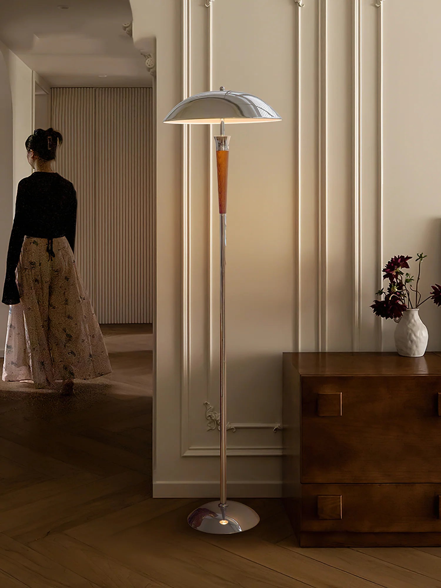 Helmet Floor Lamp - Yiarolight