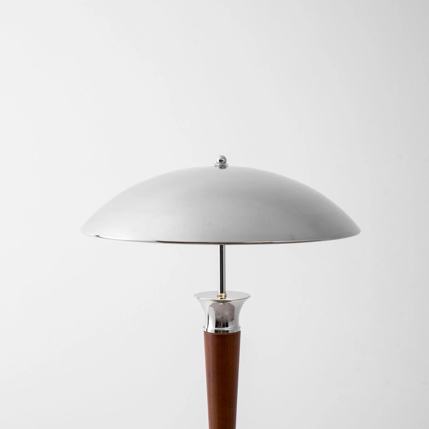 Helmet Floor Lamp - Yiarolight