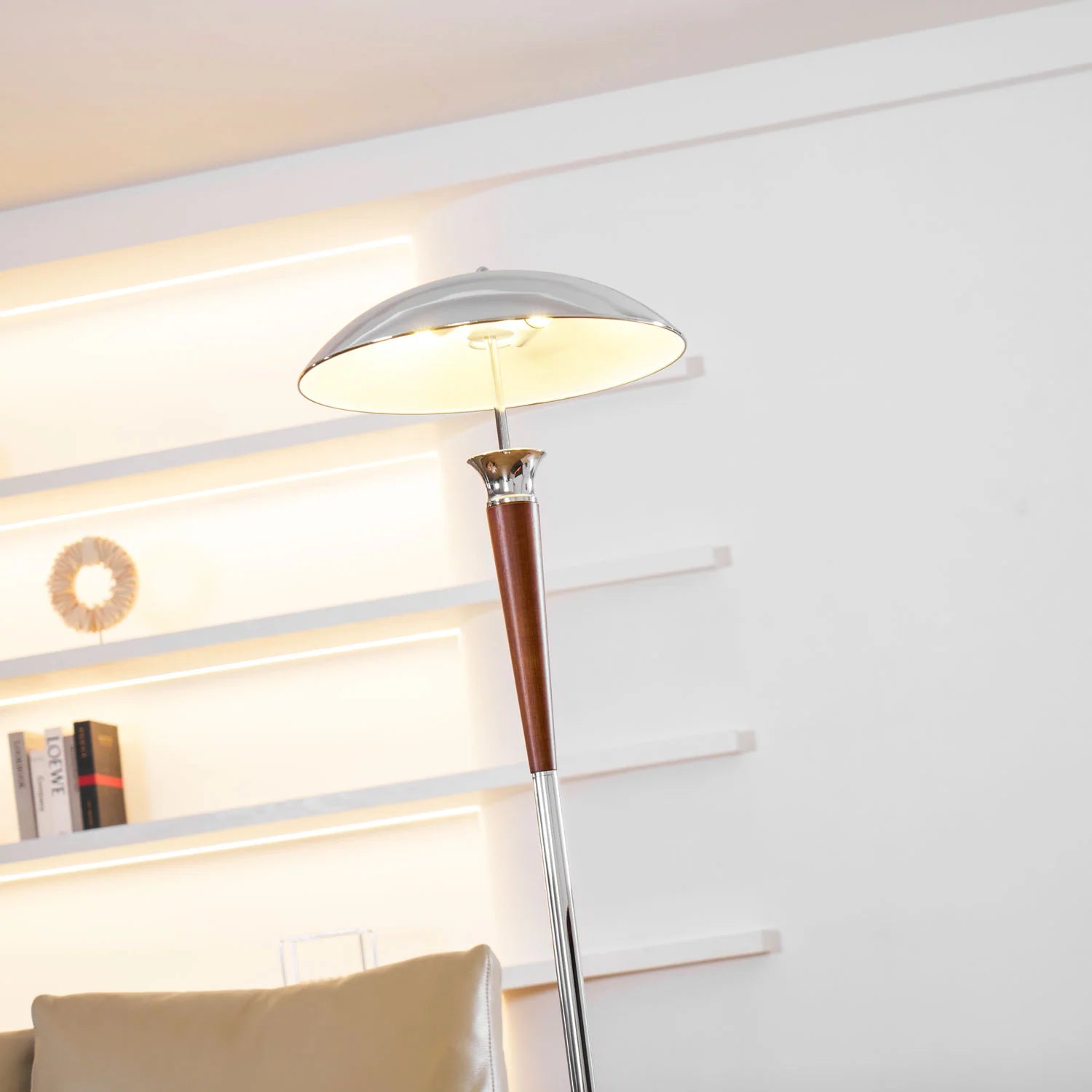 Helmet Floor Lamp - Yiarolight