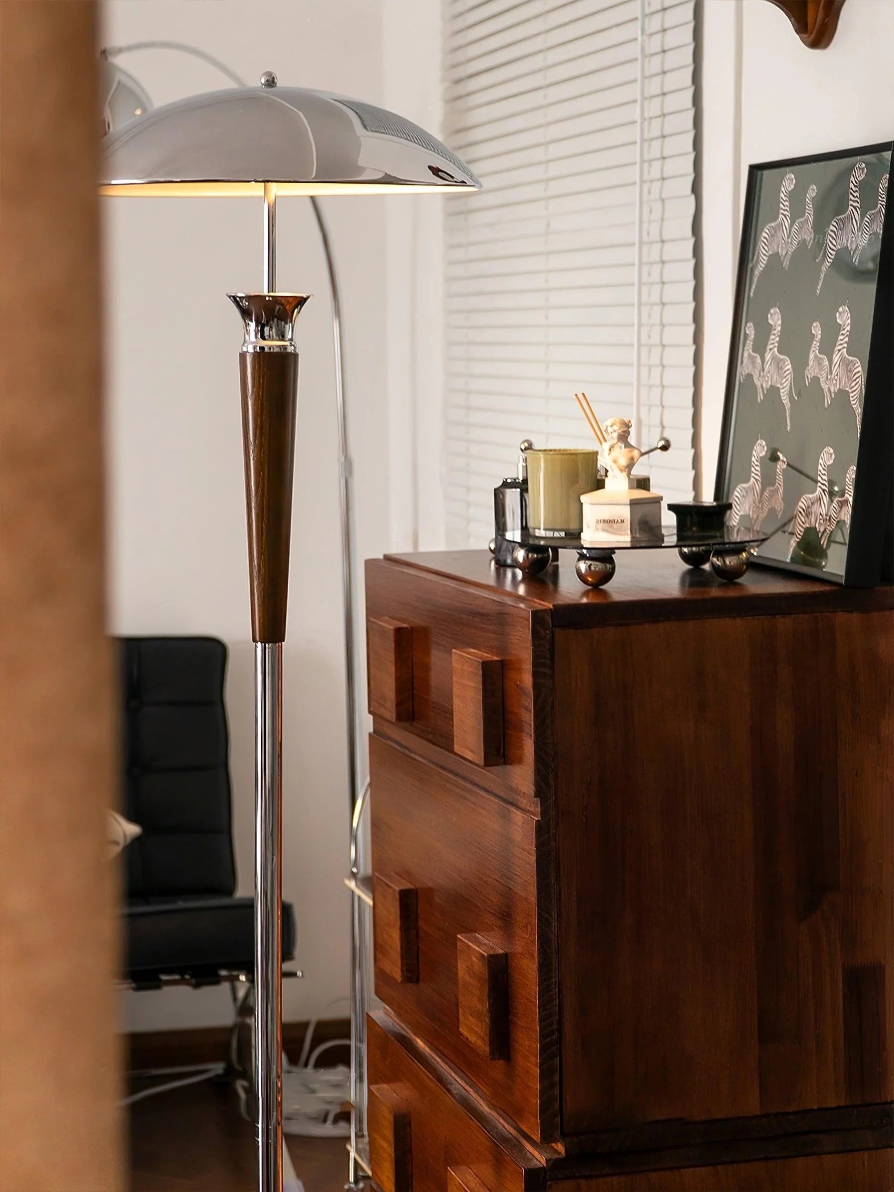 Helmet Floor Lamp - Yiarolight