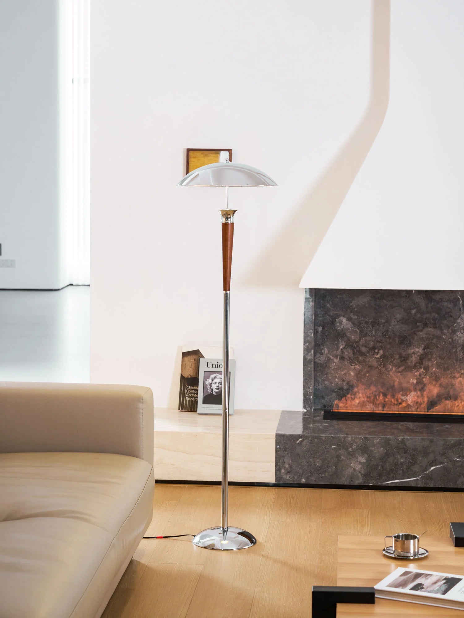 Helmet Floor Lamp - Yiarolight