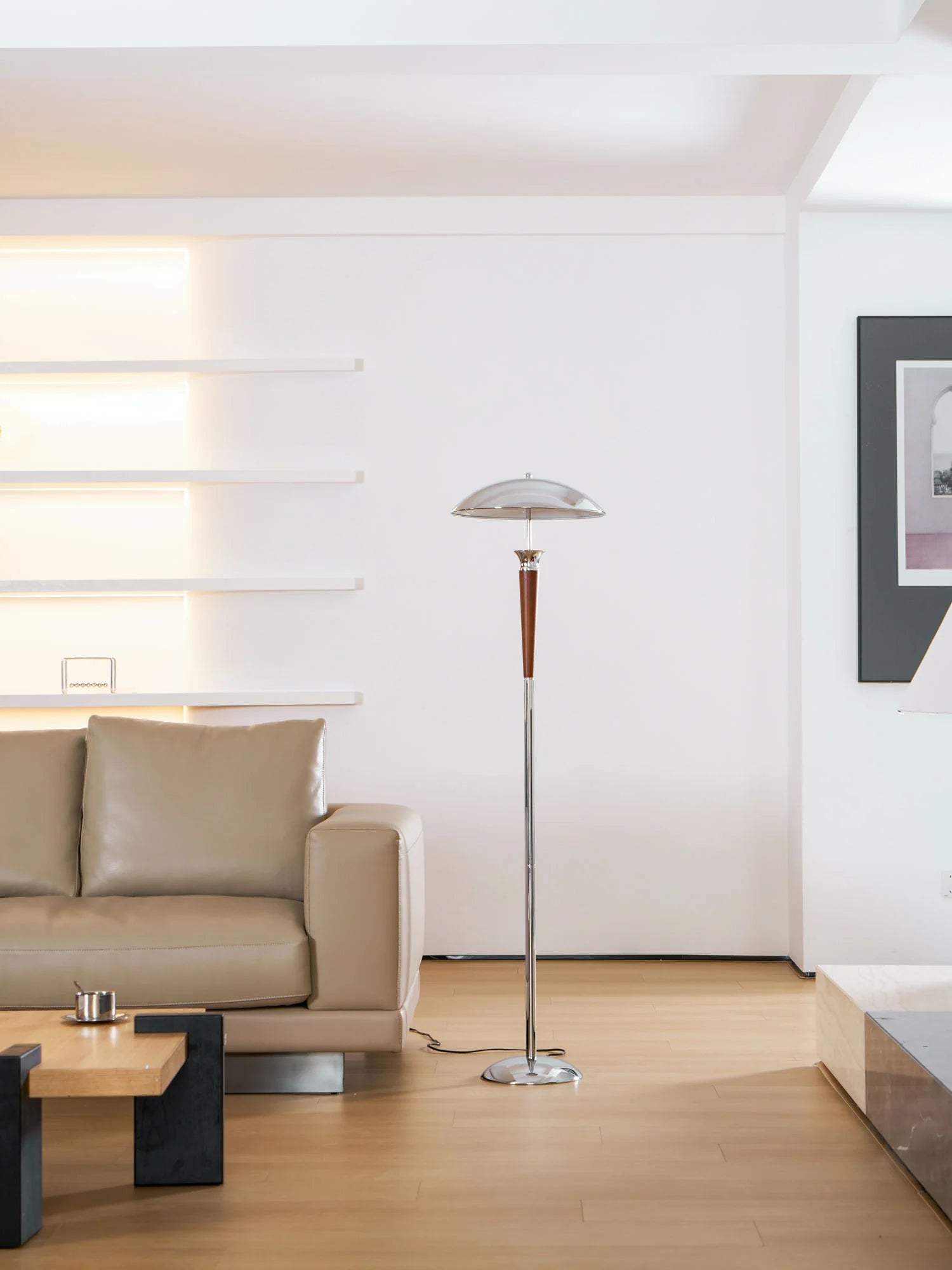 Helmet Floor Lamp - Yiarolight