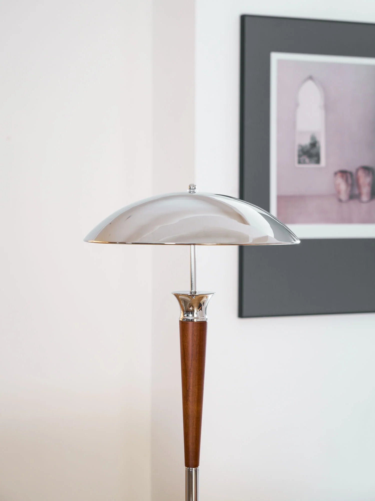 Helmet Floor Lamp - Yiarolight