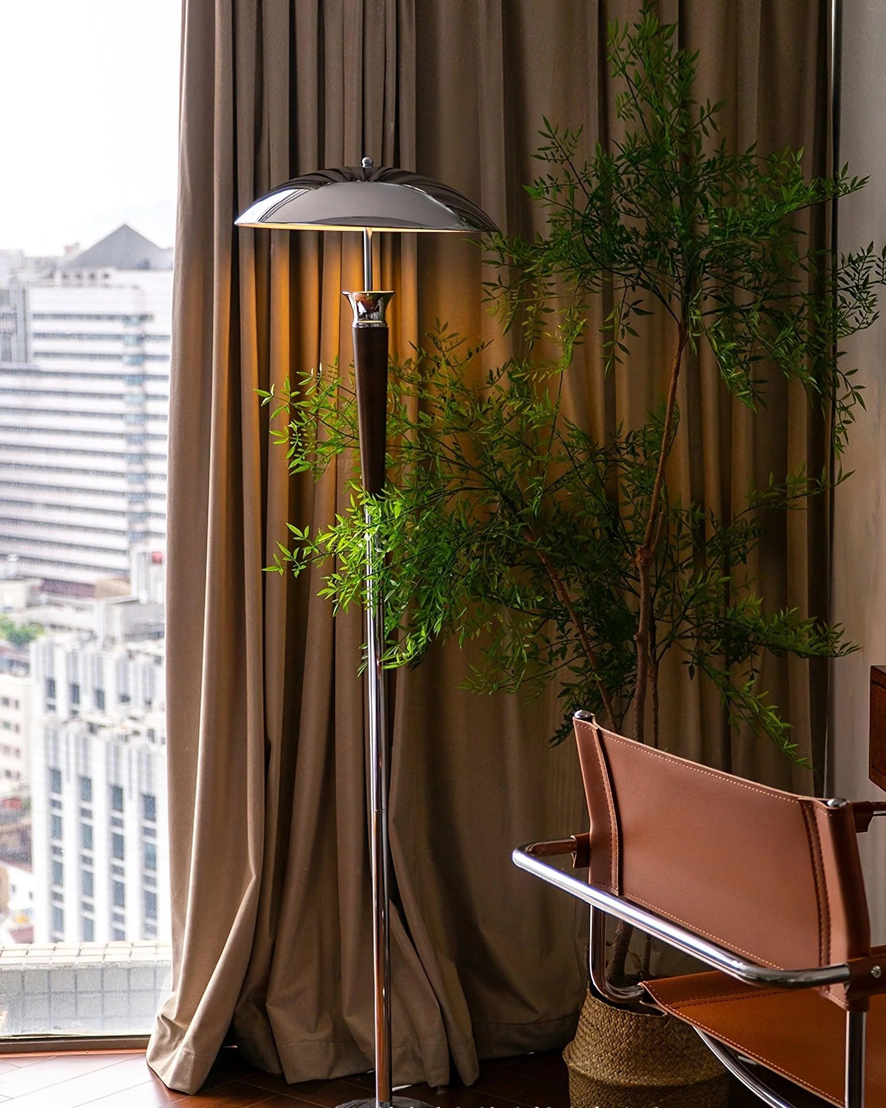 Helmet Floor Lamp - Yiarolight