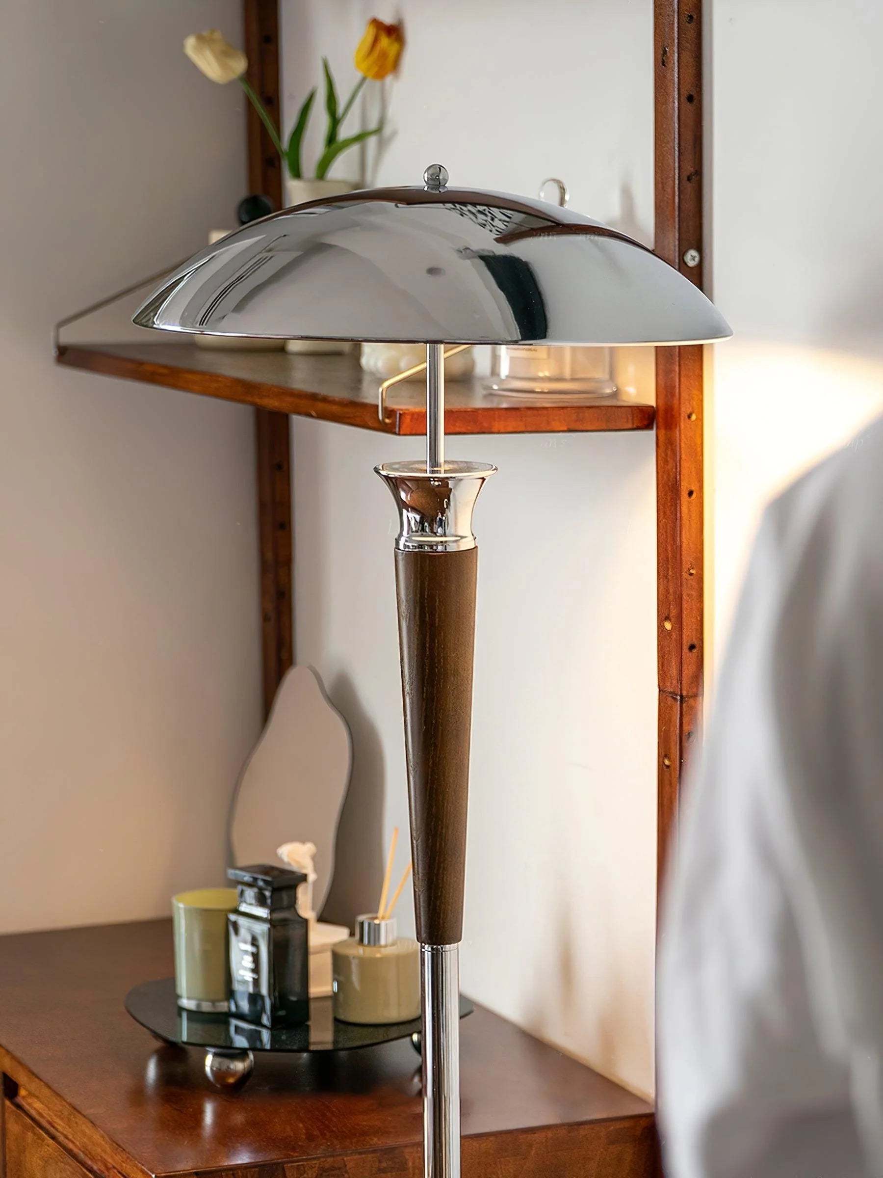 Helmet Floor Lamp - Yiarolight