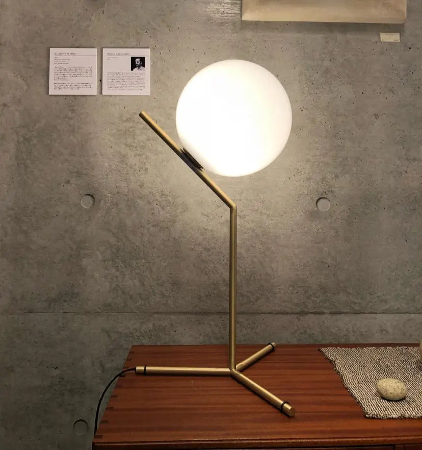 Artemide Table Lamp - Yiarolight