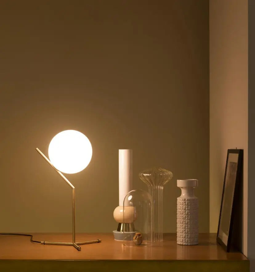 Artemide Table Lamp - Yiarolight