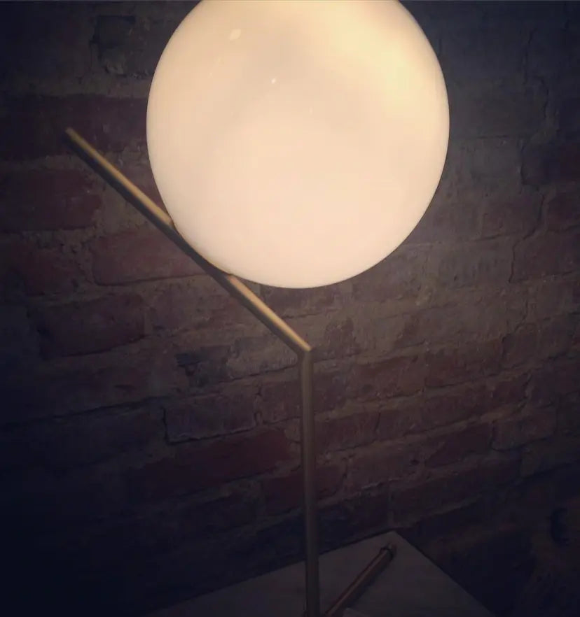 Artemide Table Lamp - Yiarolight