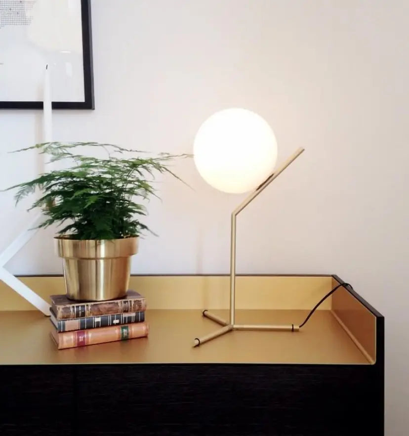 Artemide Table Lamp - Yiarolight