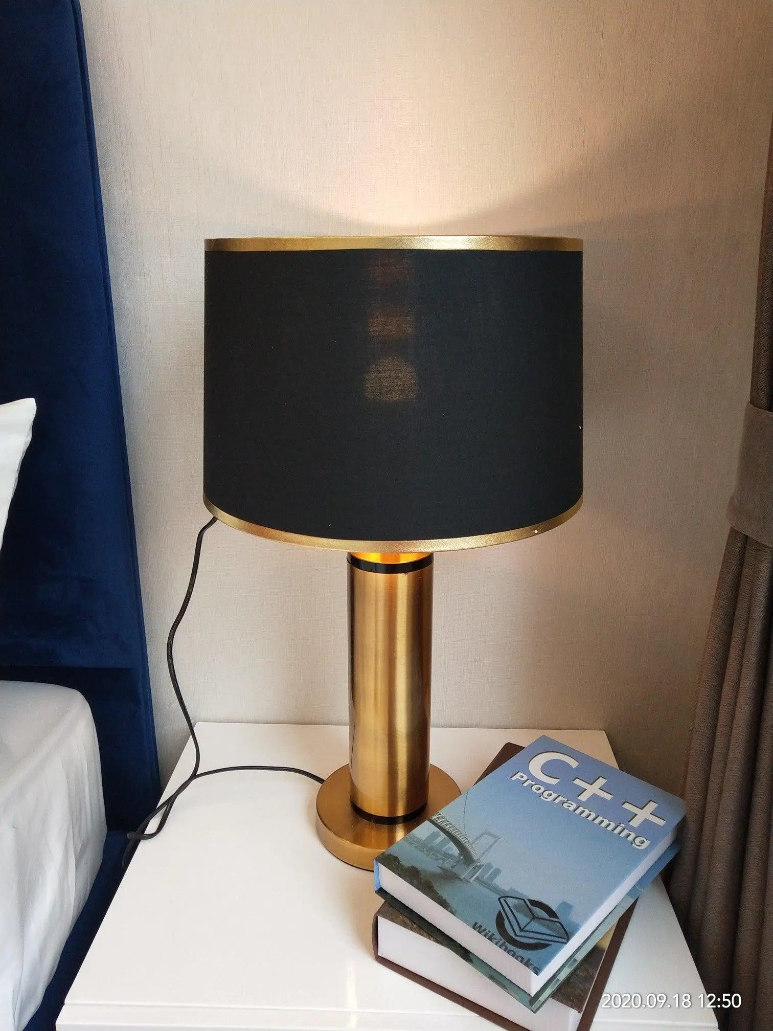 Jaspar Table Lamp - Yiarolight