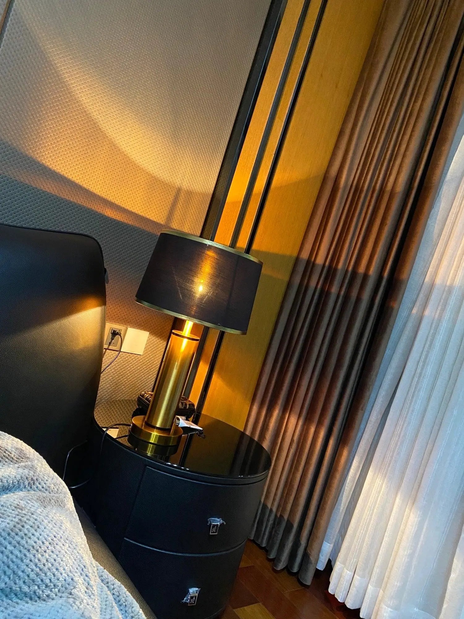 Jaspar Table Lamp - Yiarolight