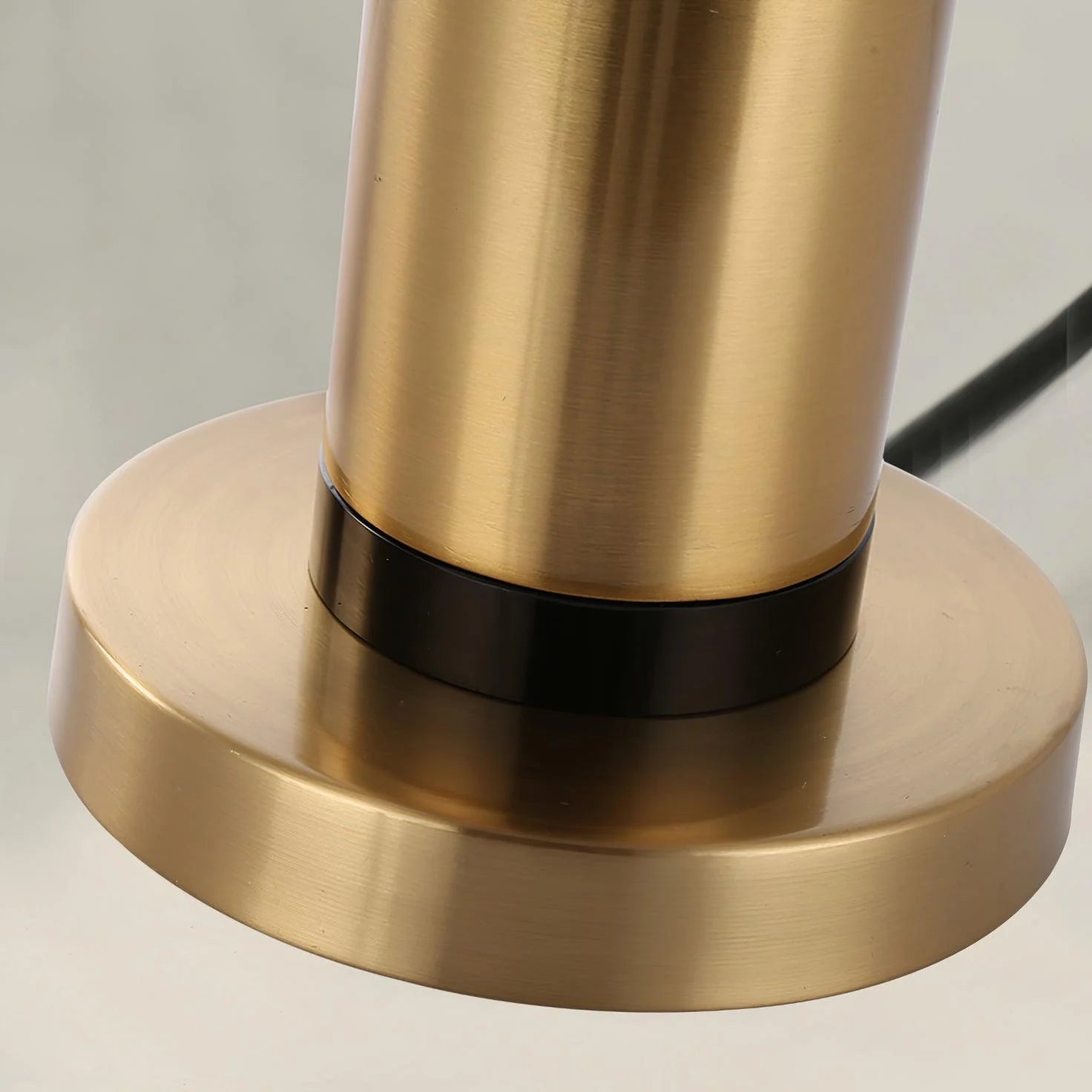 Jaspar Table Lamp - Yiarolight