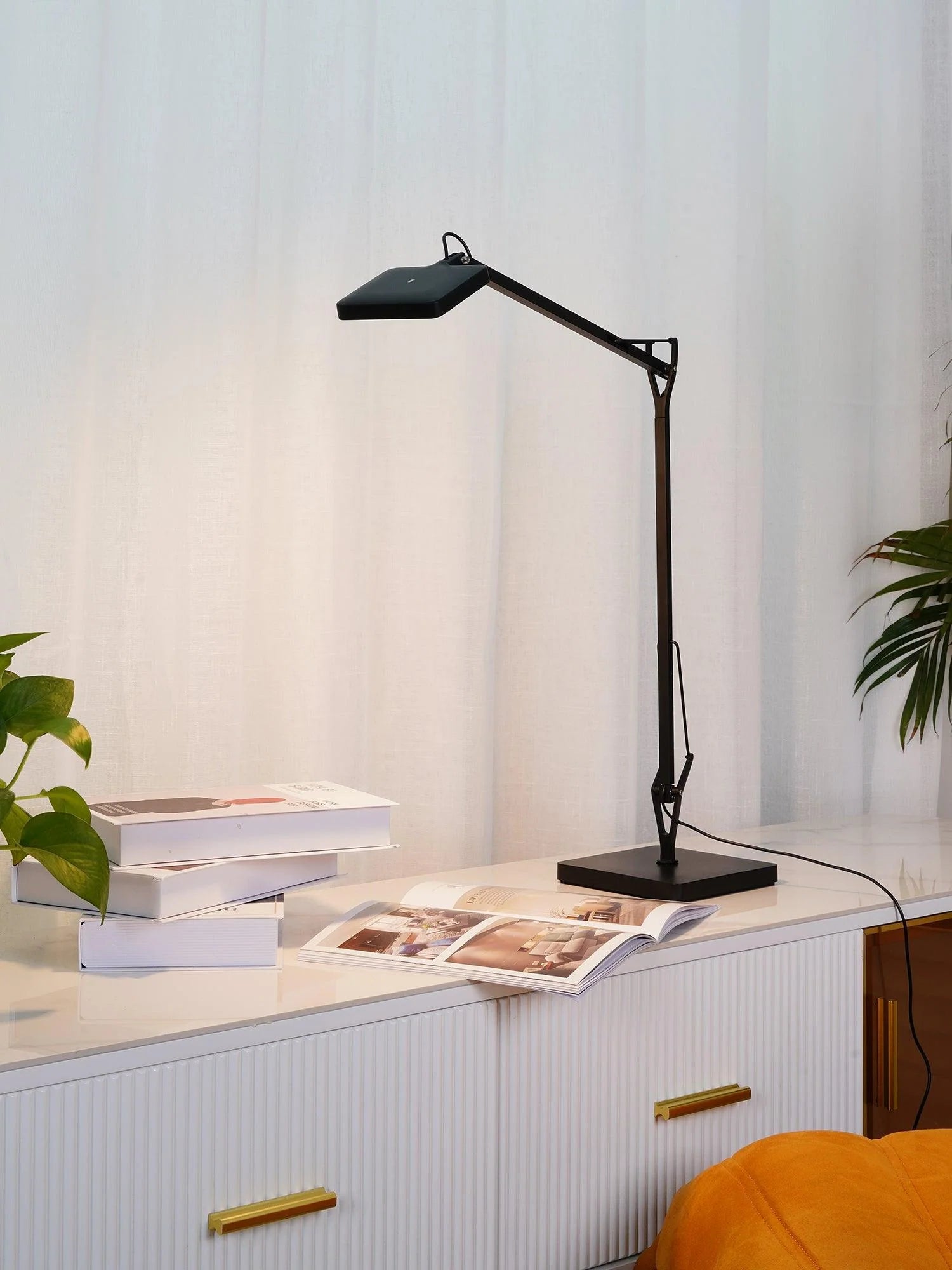 Edge Table Lamp - Yiarolight