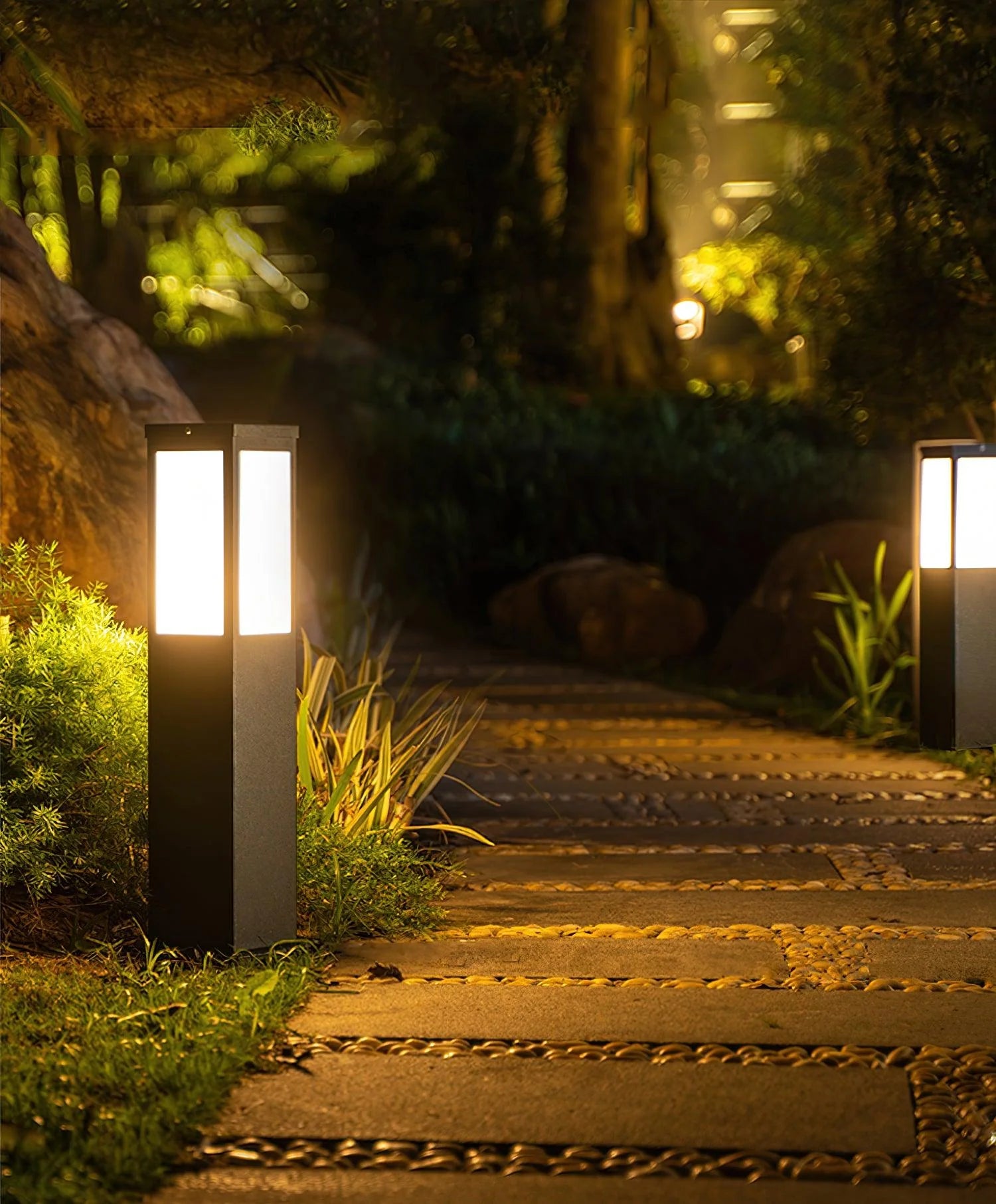 Kuzco Bollard Outdoor Light - Auraolight
