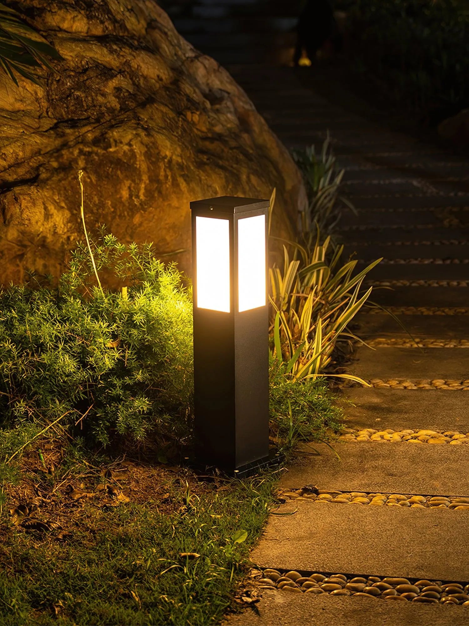Kuzco Bollard Solar Outdoor Light - Yiarolight