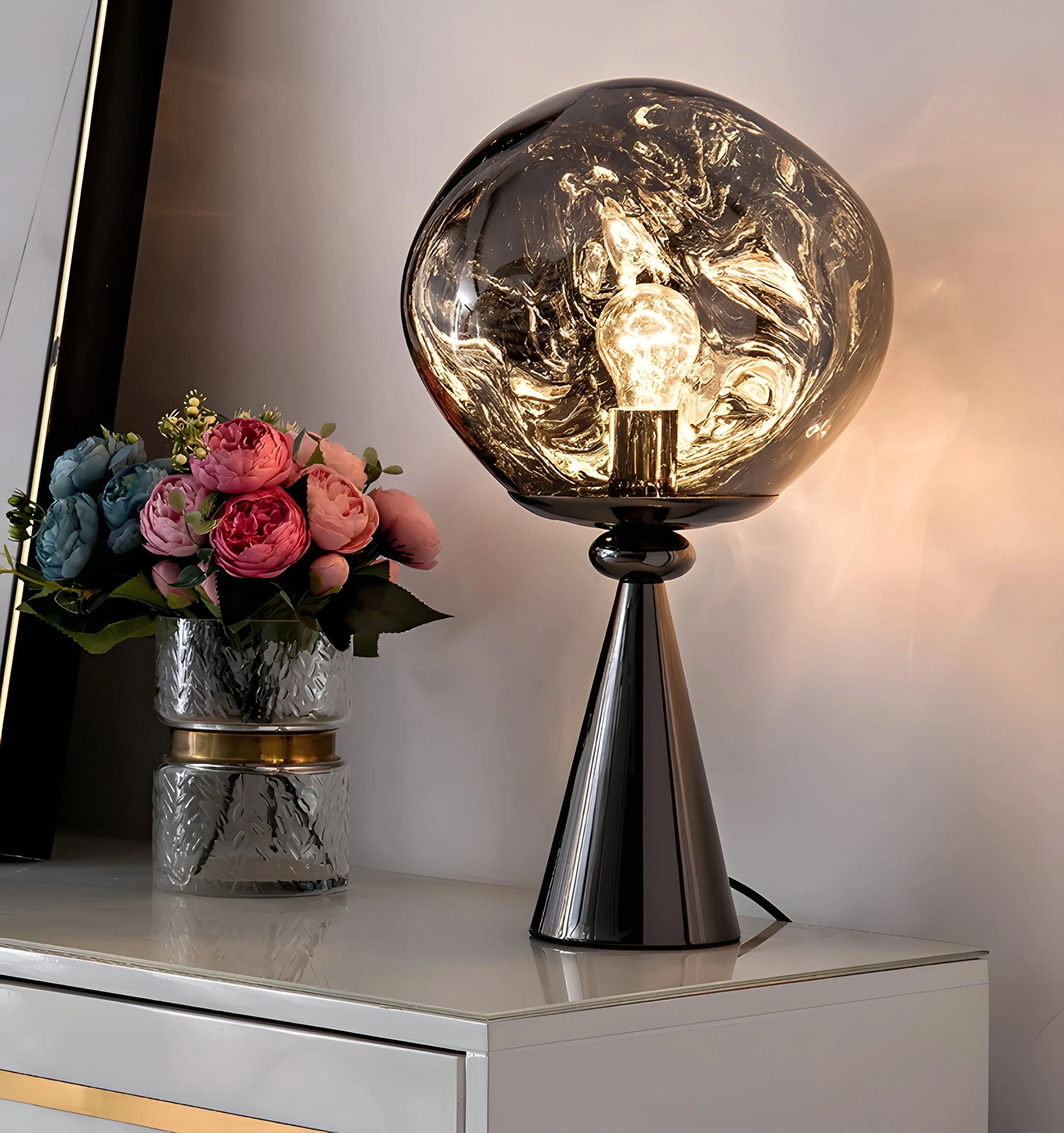 Lava Cone Table Lamp - Auraolight