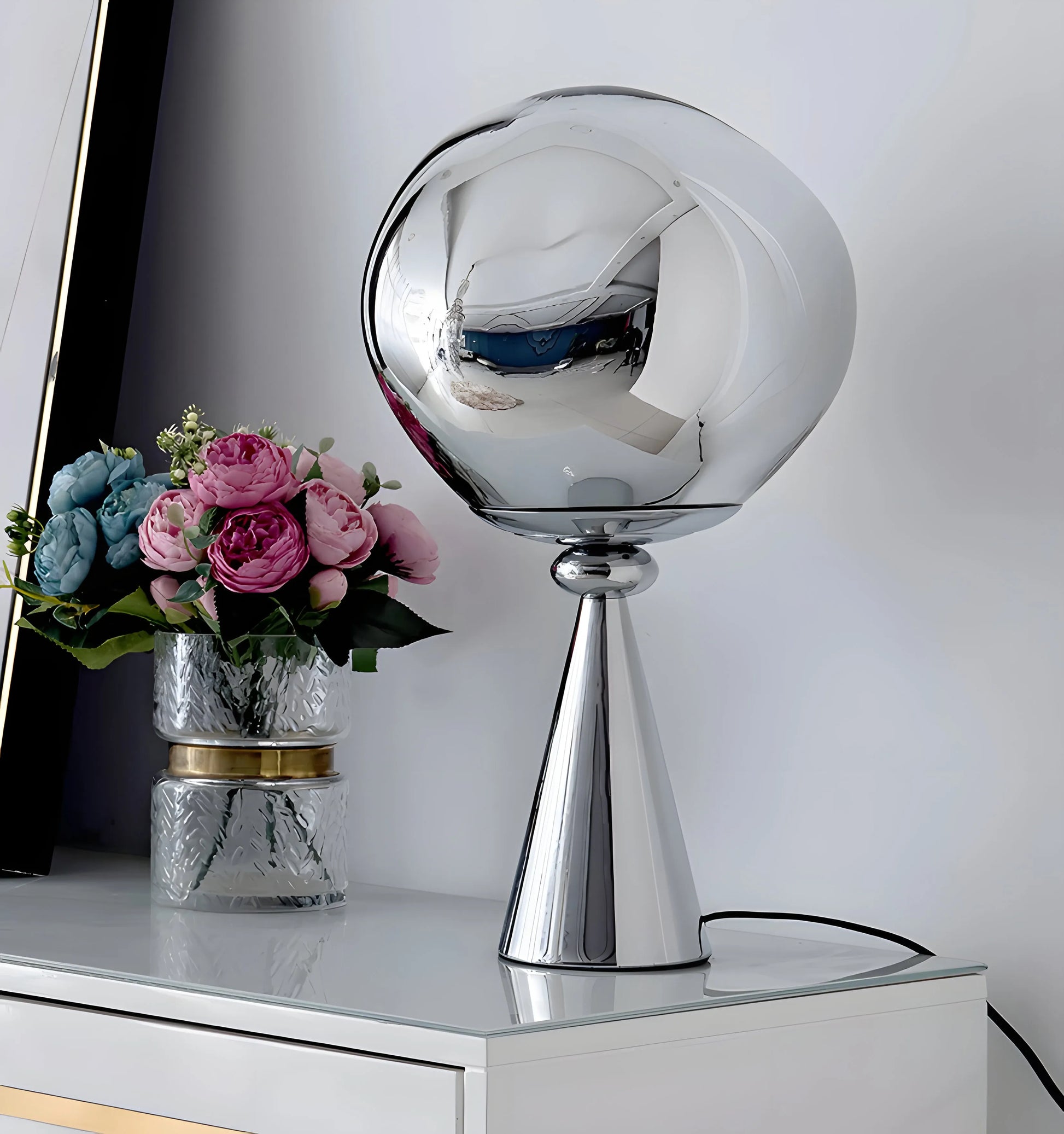 Lava Cone Table Lamp - Auraolight