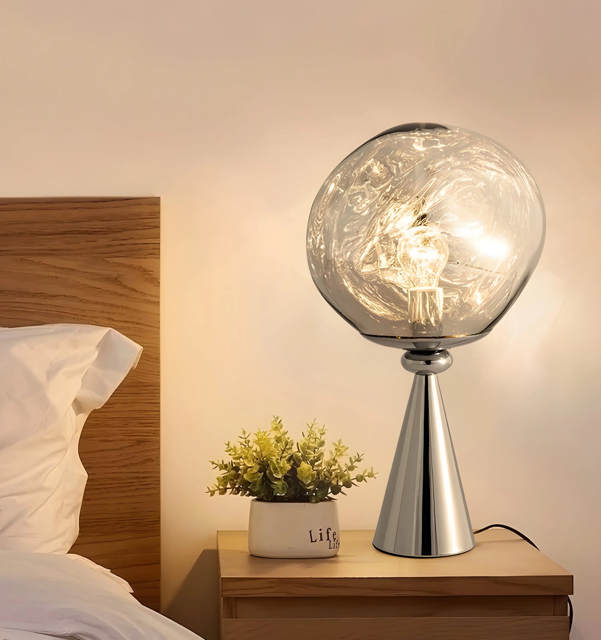 Lava Cone Table Lamp - Auraolight