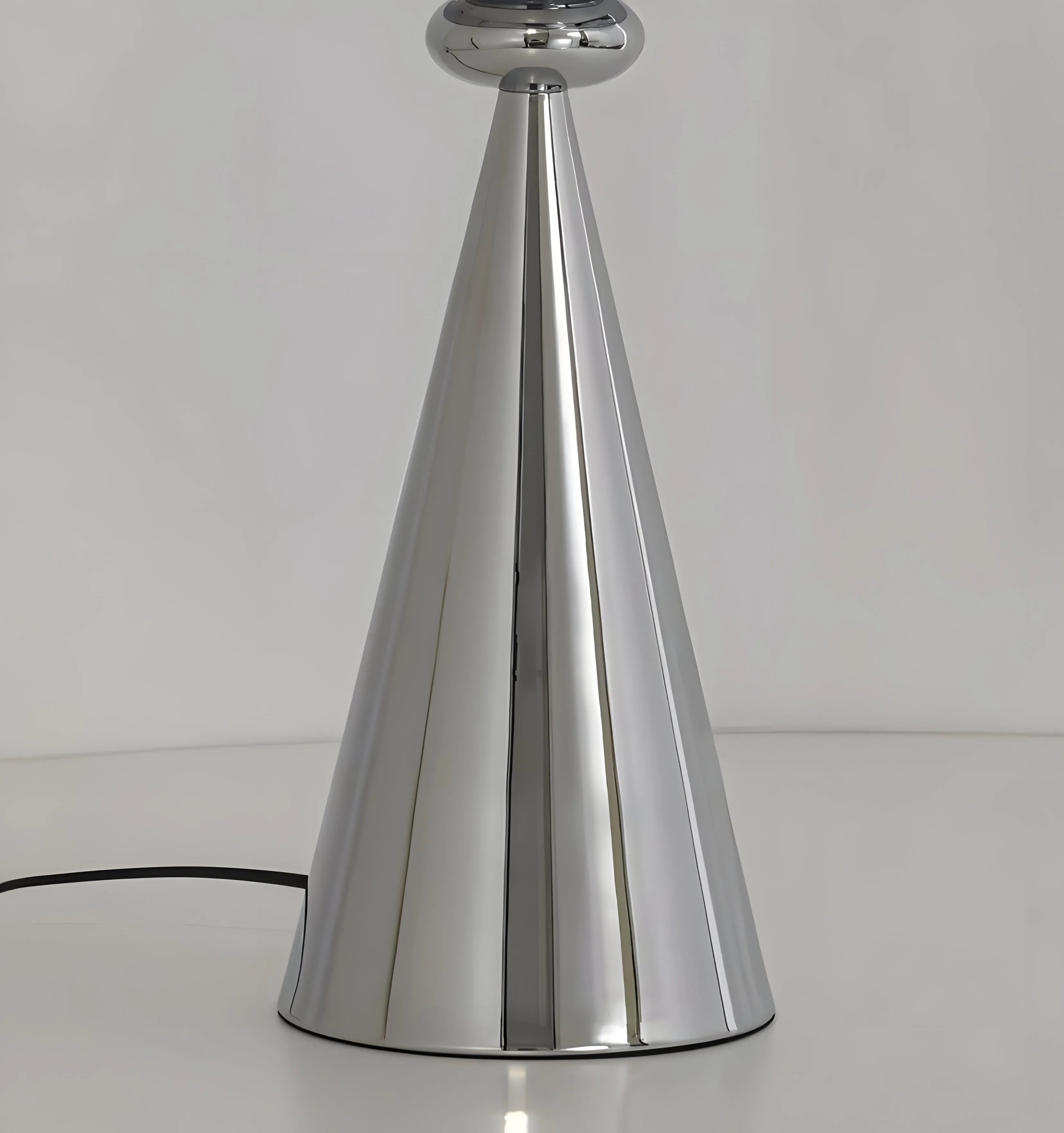 Lava Cone Table Lamp - Auraolight