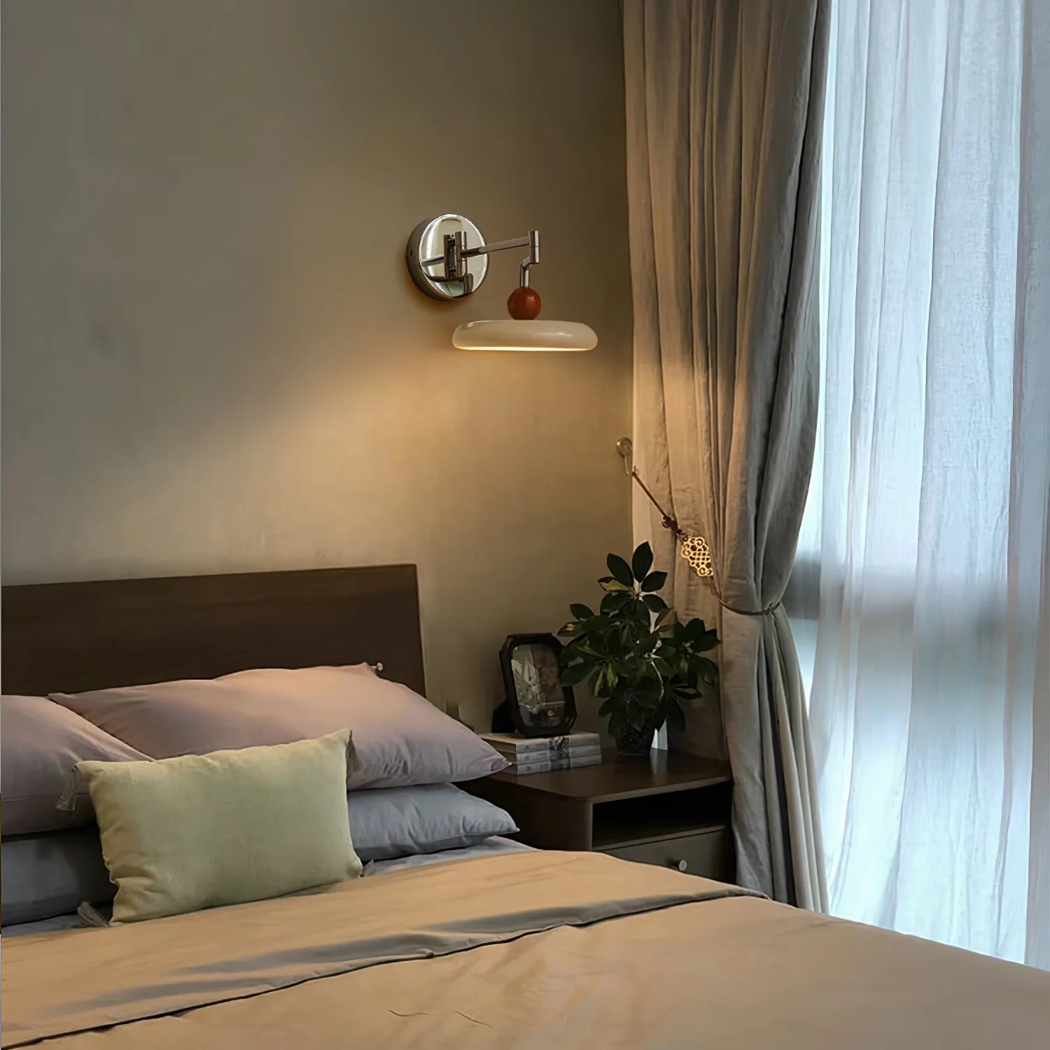Lola Swing Arm Wall Lamp - Auraolight
