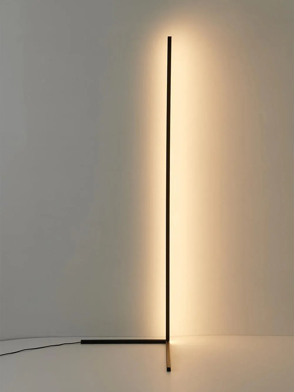 Minimalist Led Floor Lamp - Auraolight