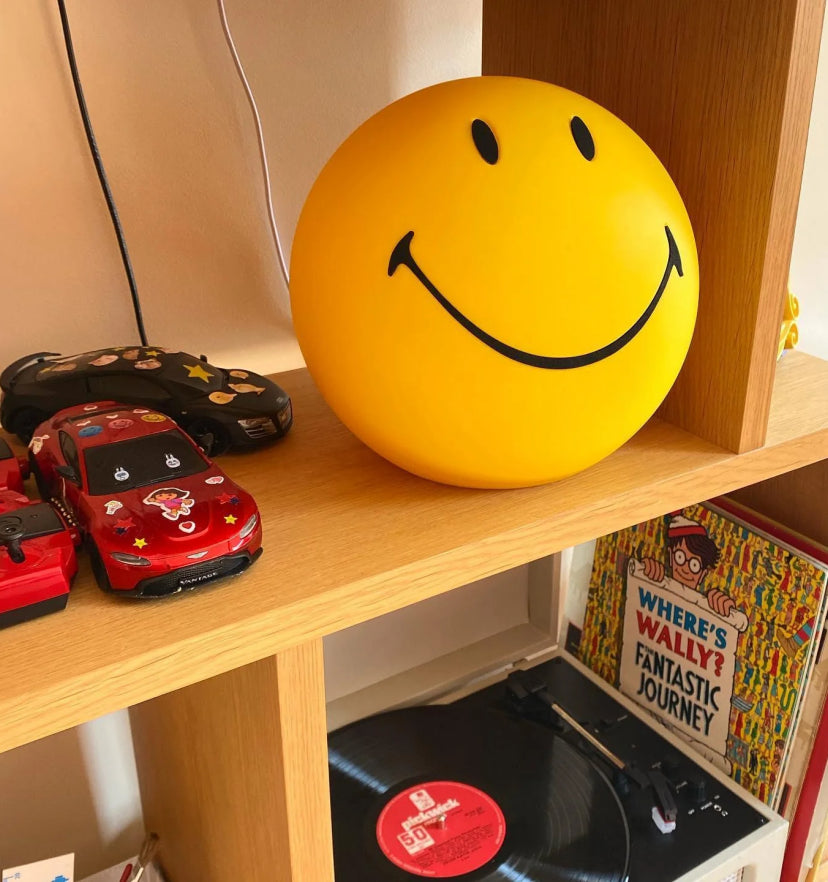 Smiling Table Lamp - Yiarolight