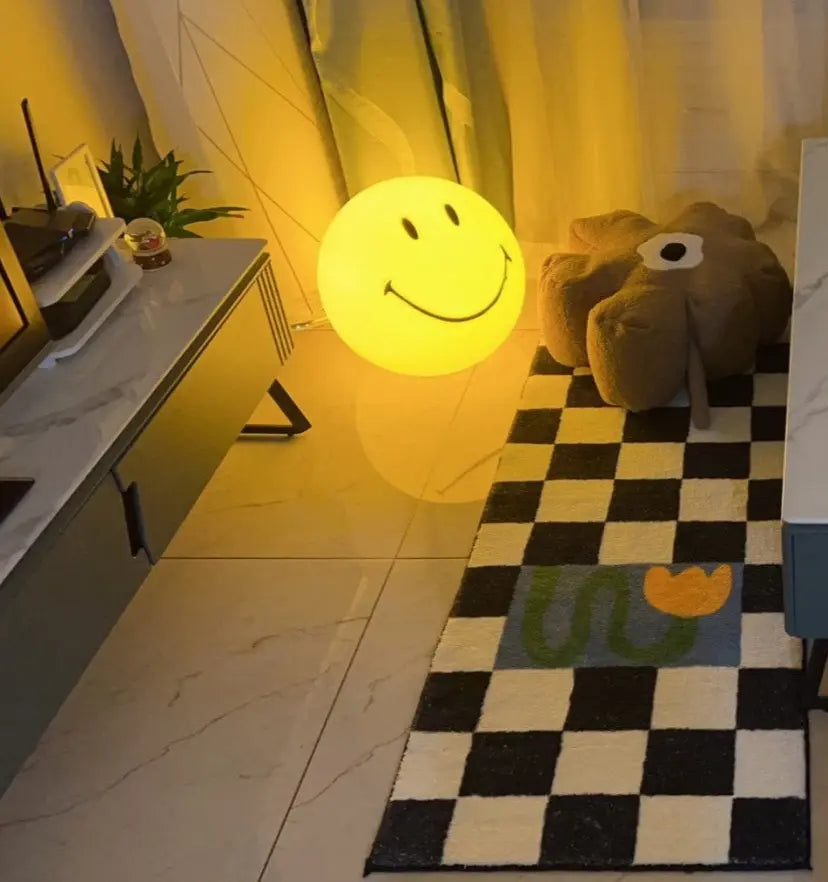 Smiling Table Lamp - Yiarolight