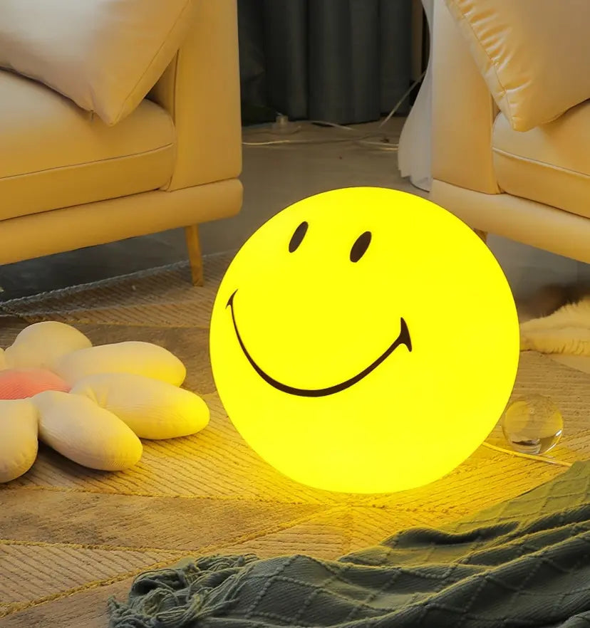 Smiling Table Lamp - Yiarolight