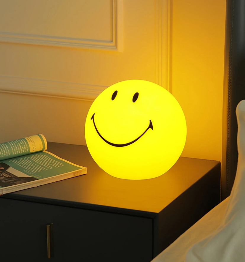 Smiling Table Lamp - Yiarolight