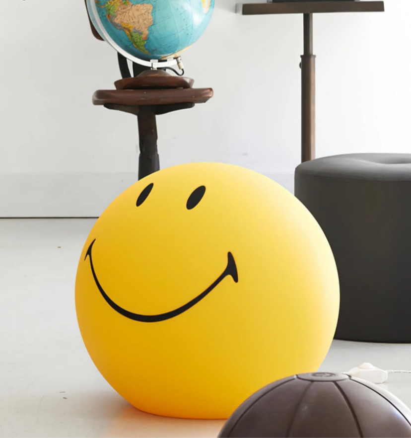 Smiling Table Lamp - Yiarolight
