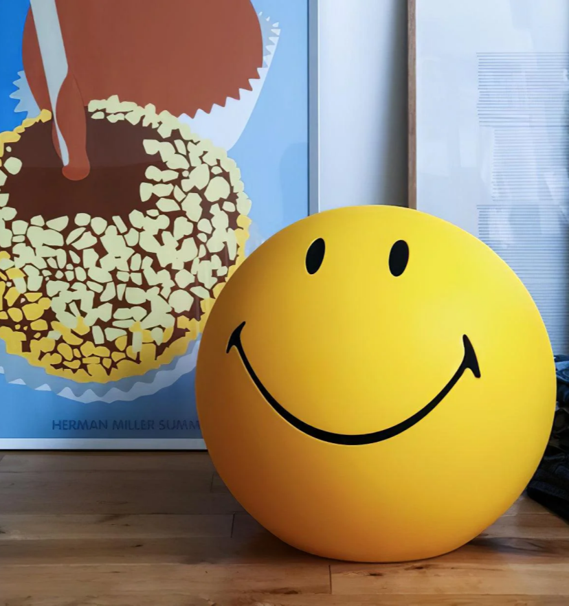 Smiling Table Lamp - Yiarolight