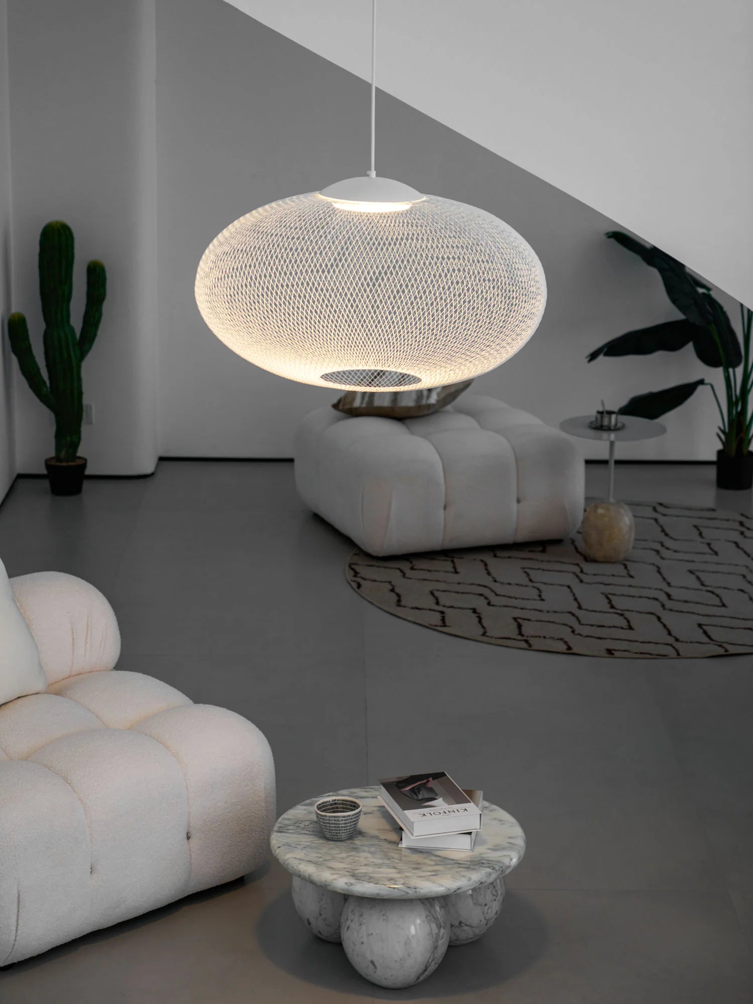 Metallic Meshwork Pendant Lamp