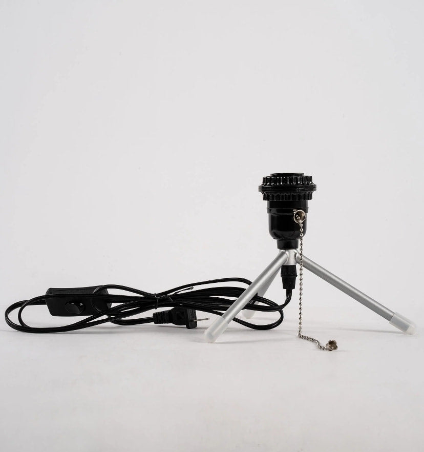 Nelson Tripod Table Lamp - Yiarolight