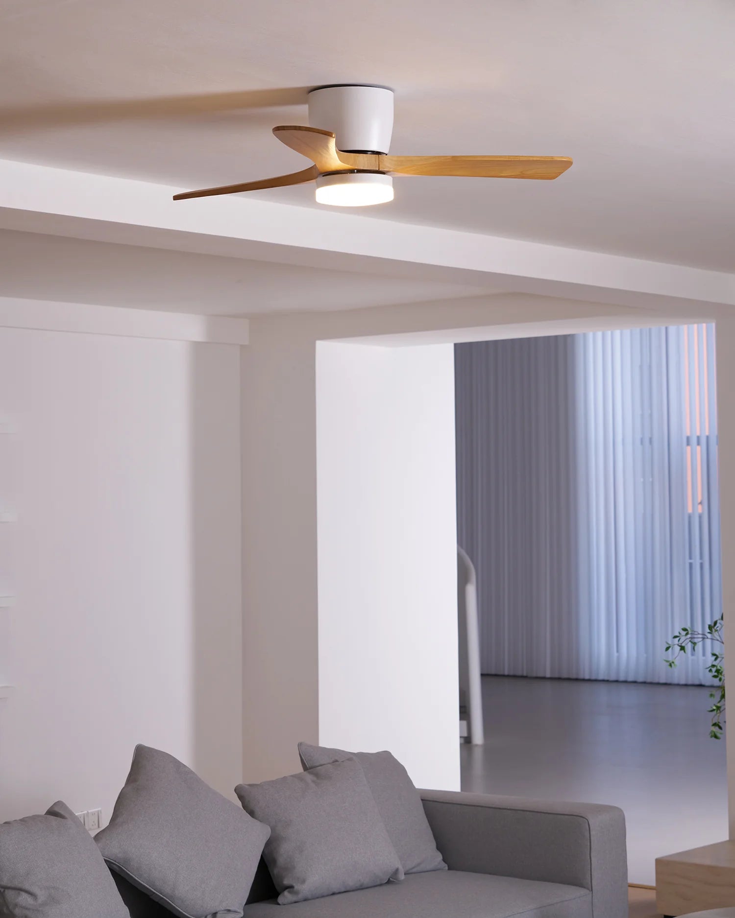 Nordic Wooden 42"/48"/52" Ceiling Fan Light - Yiarolight