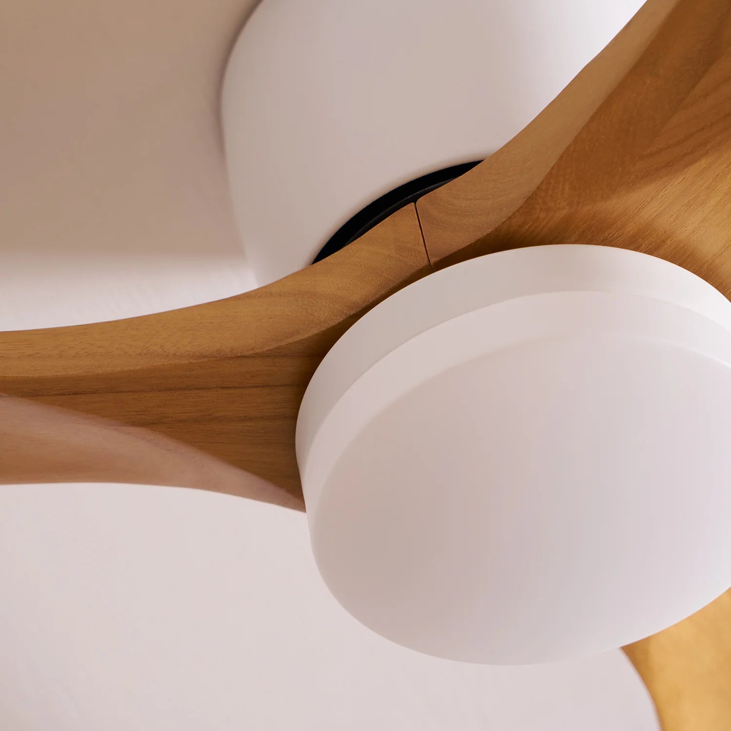 Nordic Wooden 42"/48"/52" Ceiling Fan Light - Yiarolight