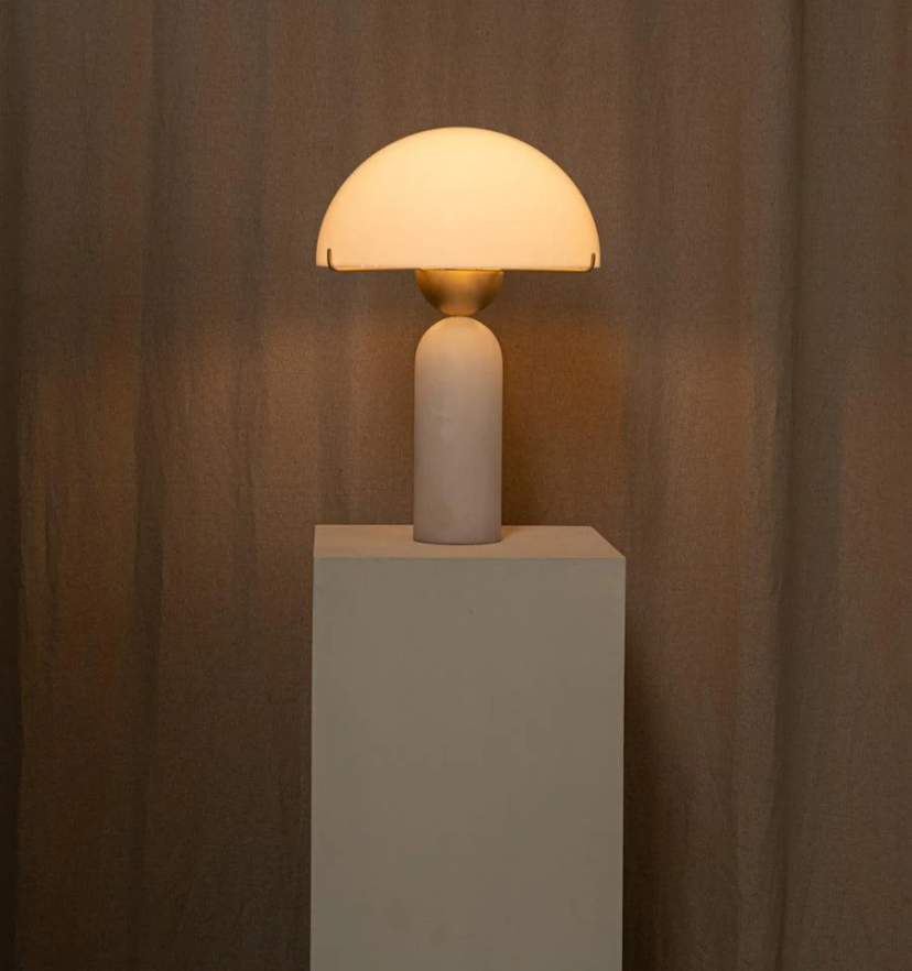 Peono Alabaster Table Lamp - Yiarolight