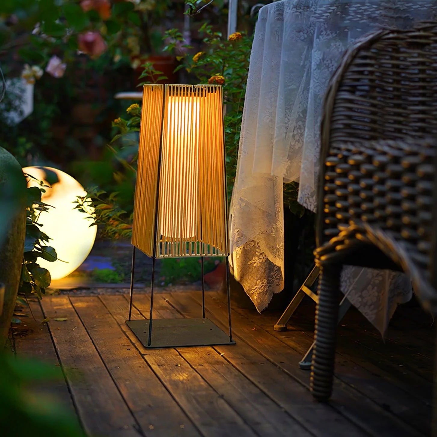 Plastic Rattan Outdoor Post Light - Yiarolight