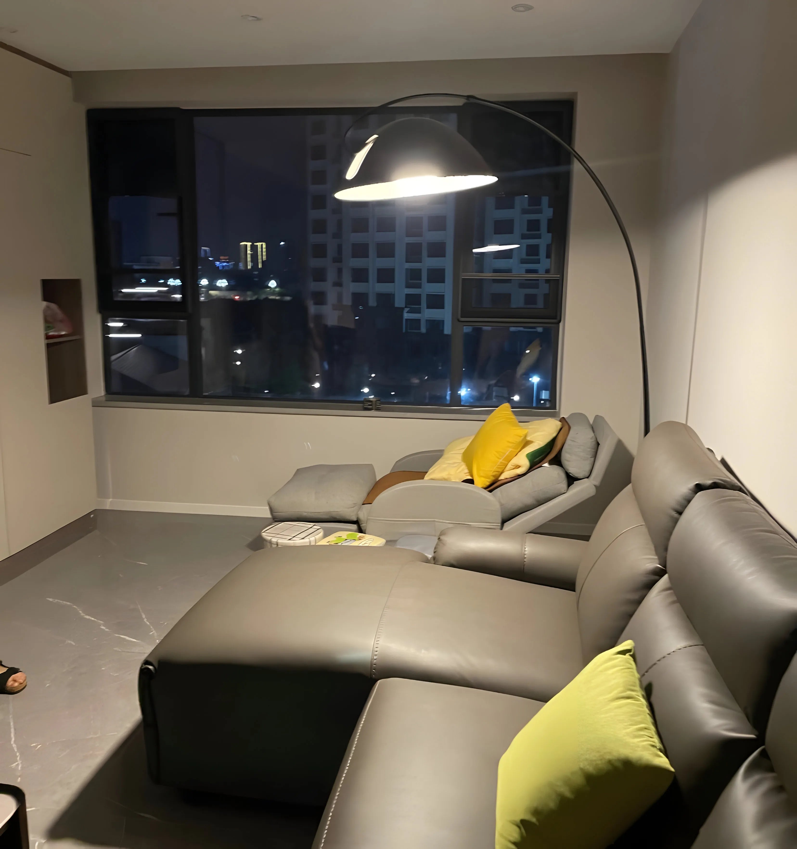 Verse Arc Floor Lamp - Yiarolight