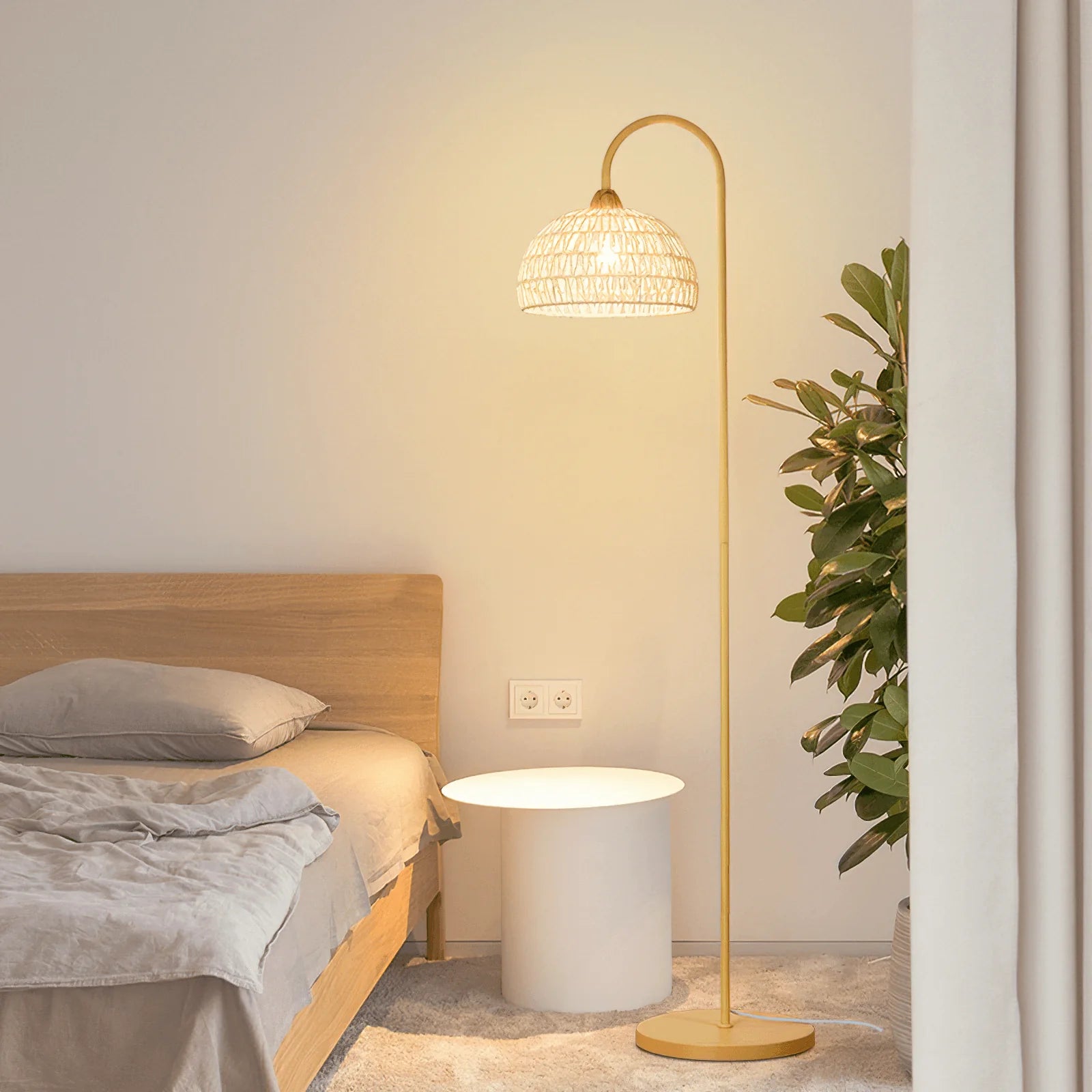 Rattan Arch Floor Lamp - Yiarolight