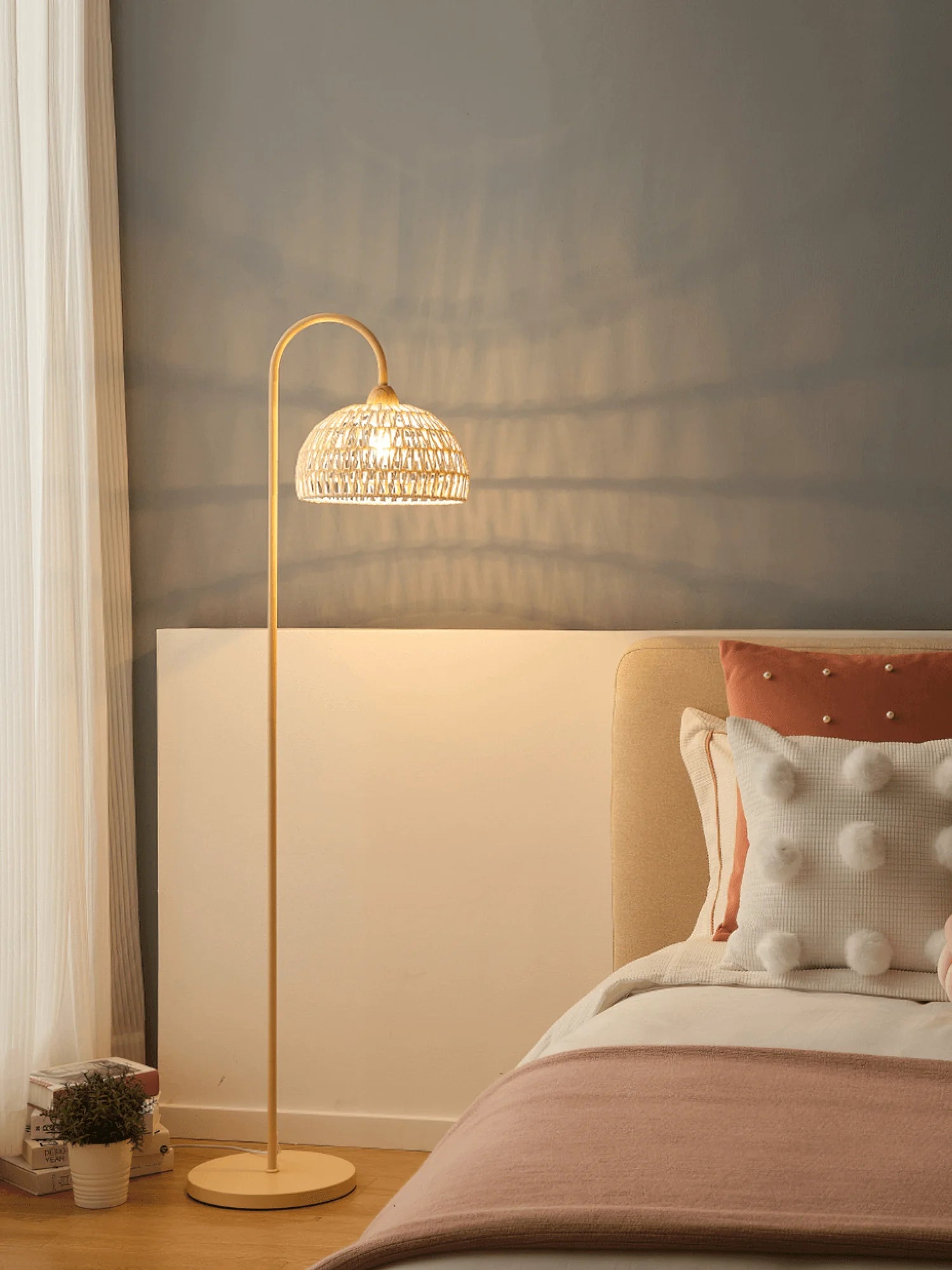 Rattan Arch Floor Lamp - Yiarolight