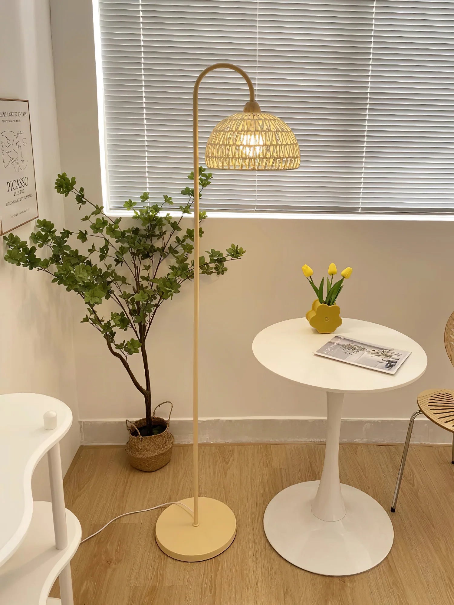 Rattan Arch Floor Lamp - Yiarolight